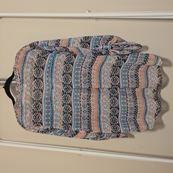 Aztec pattern blouse 3x - Picture 3 of 4
